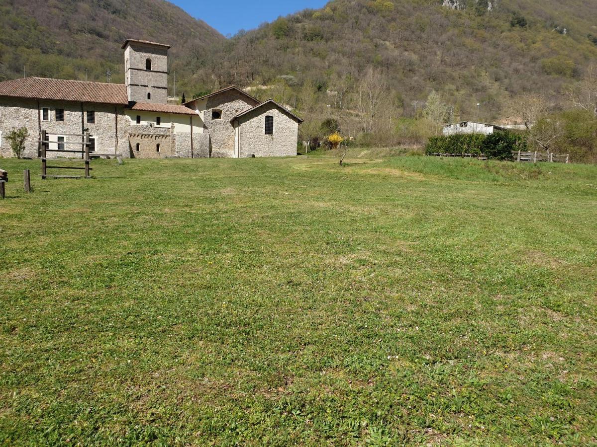 Abbazia Ss. Quirico E Giulitta Hotel Micigliano Exterior foto