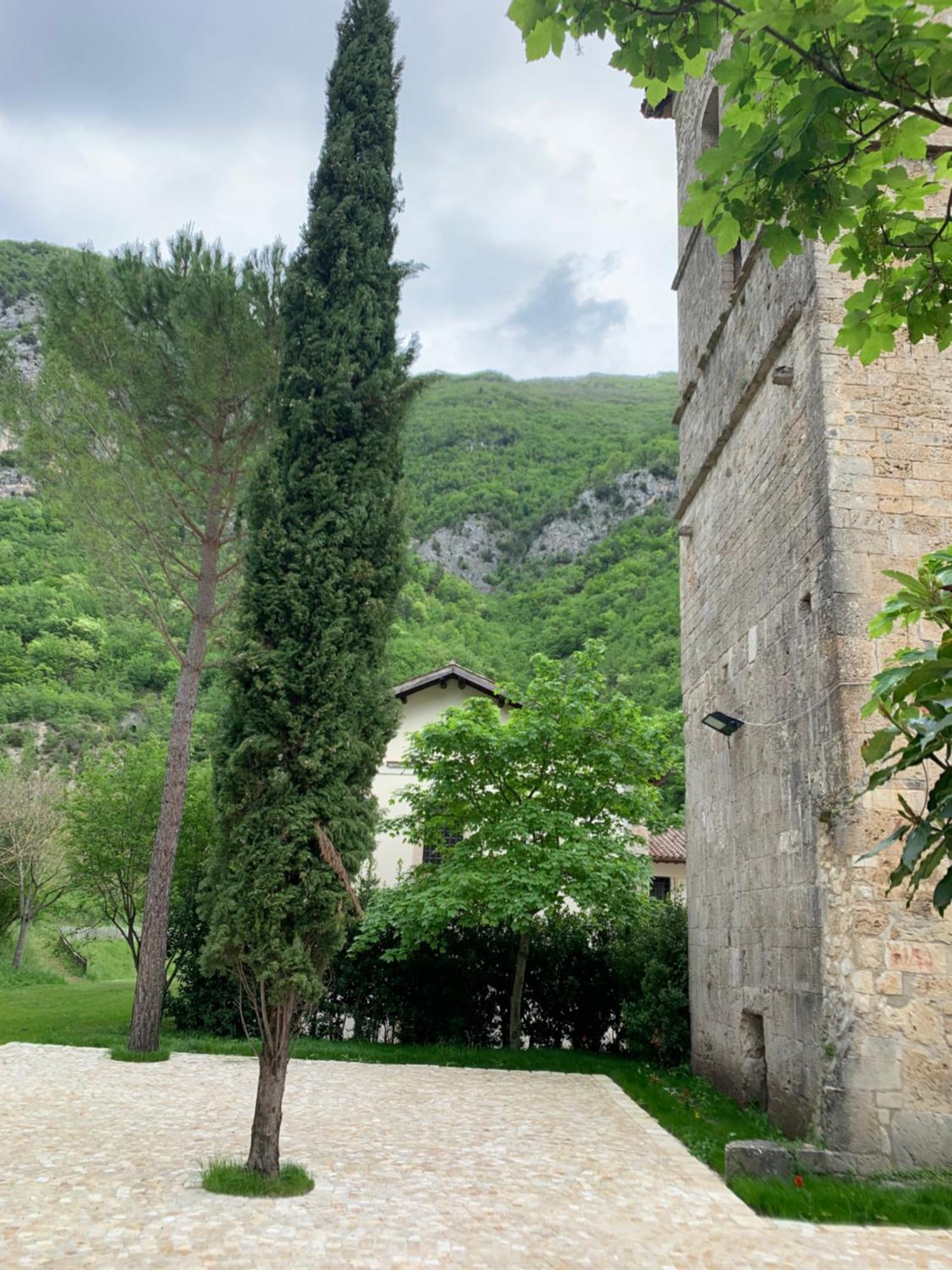 Abbazia Ss. Quirico E Giulitta Hotel Micigliano Exterior foto